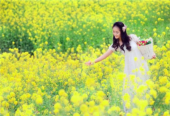 秋葵视频app在线:超级多的清纯美女小姐姐在这里等着你