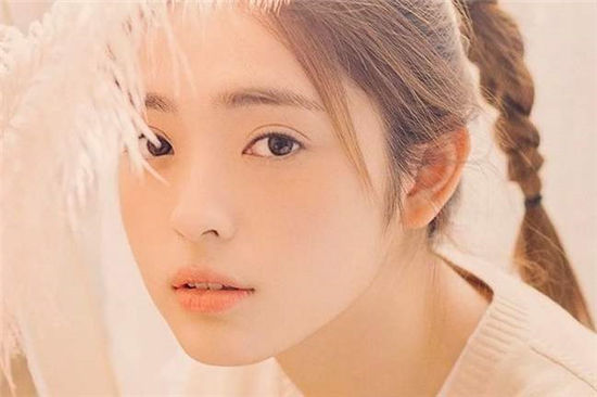 蜂蜜直播手机app:看美女主播在线精彩表演气氛超燃