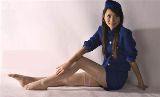 幸福宝app软件大全：高颜值美女秀性感S型身材十分吸睛