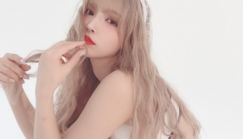 薰衣草社区免费版:美女主播陪你一起娱乐聊天