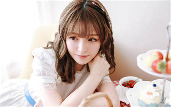 肥牛影视app：漂亮美女小姐姐有料又好玩的表演爆点十足