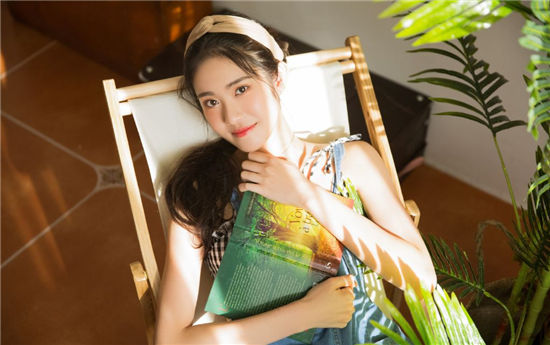 初恋直播app最新下载2020：美女主播一言不合就热舞超好看