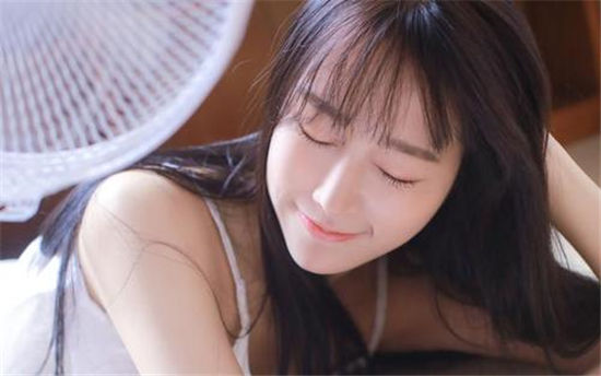 盘她直播app官方：有趣好玩的美女直播间24小时精彩不打烊