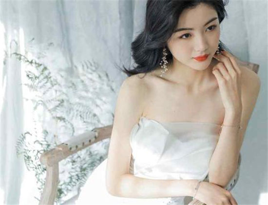 小小影视app永久版:一款满屏都是美女好身材的宅男神器
