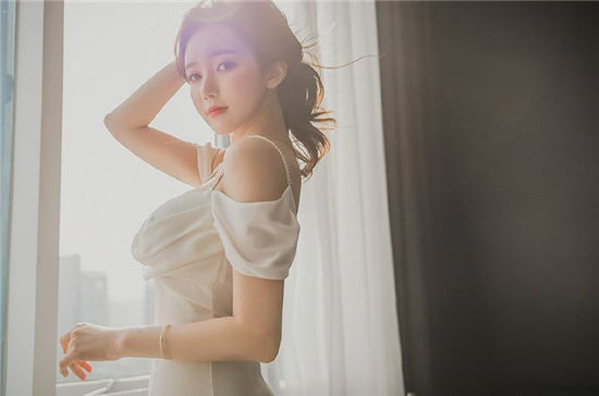 盘她直播app手机版:漂亮美女火辣舞蹈让你看了脸红心跳