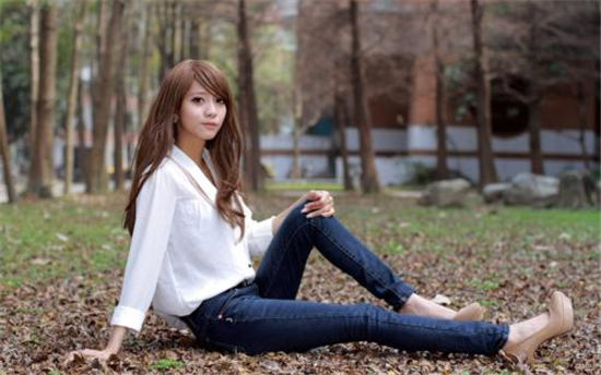 大象影视无广告最新版：漂亮美女风格各异让你眼花缭乱