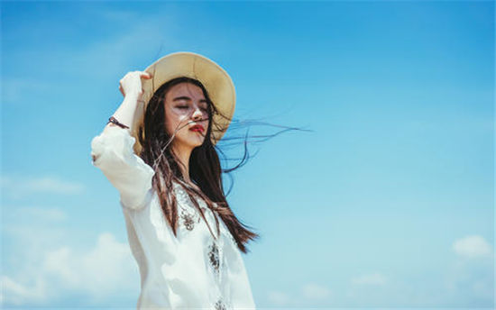 蝶恋新版本app:漂亮美女不仅颜值超高而且才艺多多