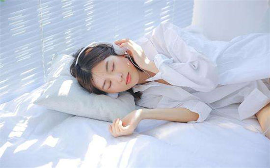 天空影视app:高颜值美女灵动可人带来超多的福利