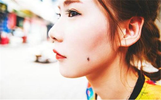 卧龙影视大全新版:这里面的视频资源都是不用续费