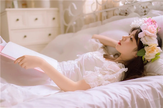 蜜桃美女直播秀场app最新版