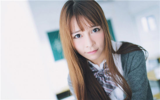 保时捷直播美女版：每天都有最新最热的视频直播内容