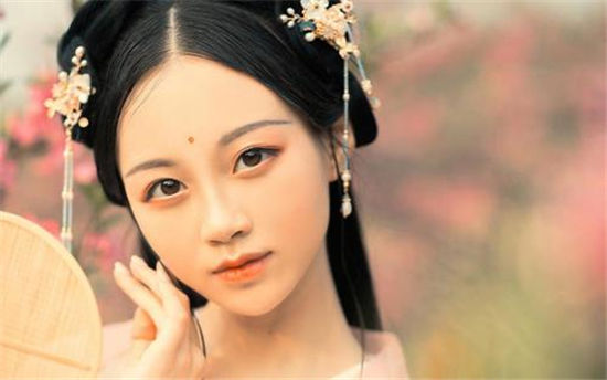 草莓秋葵芭乐绿巨人app:精彩电影视频抢先看