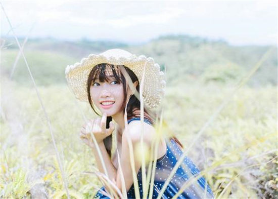 忘忧草APP下载入口最新污版：可以边看电影边下载视频