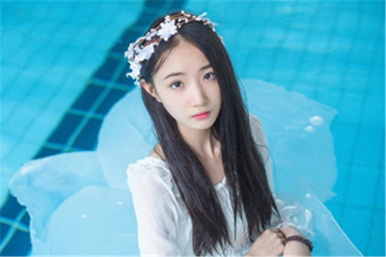 忘忧草app网址入口app免费版:电影播放无广告出现