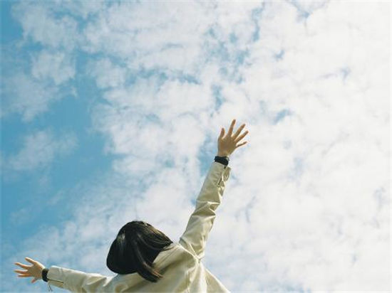 永久破解绿巨人千层浪盒子无限次:电影内容里面没有广告