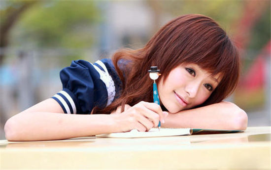 草莓成视频人app深夜释放自己安卓版：电影播放画面超高清