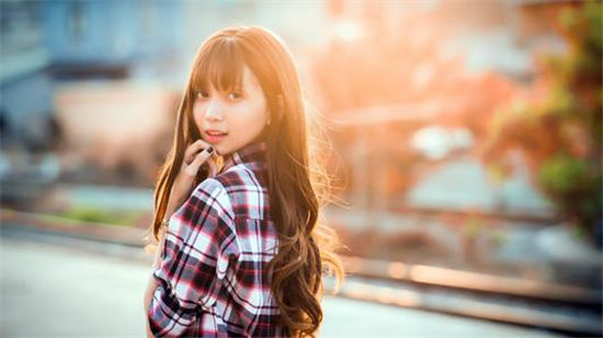 射门视频app破解版:影视资源全部去除了广告