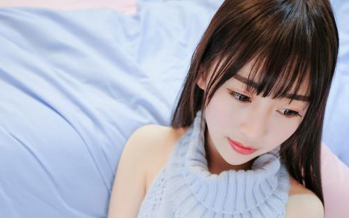 草莓榴莲向日葵深夜释放自己无限制:用户可以免费看电影