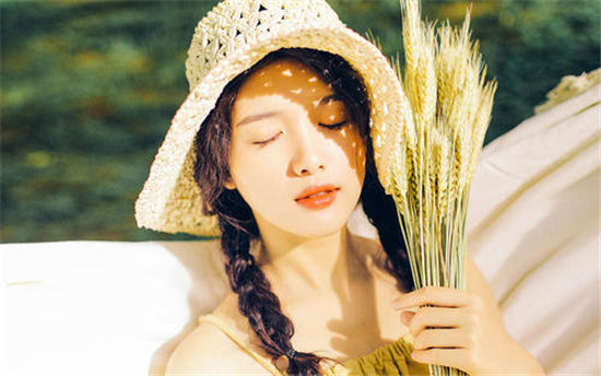 草莓app深夜释放自己-所有热门电影视频都无需付钱